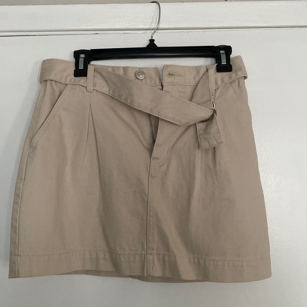 Light tan colored skirt
